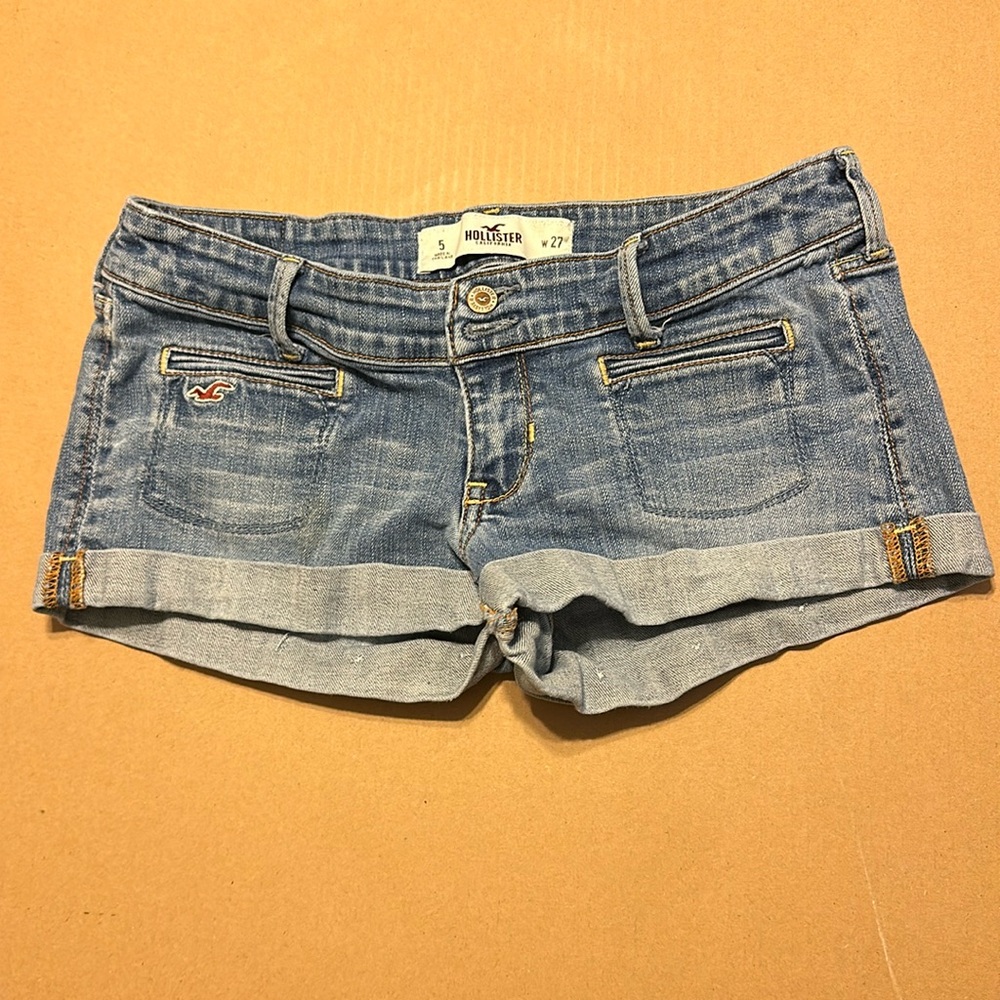 Hollister size 5